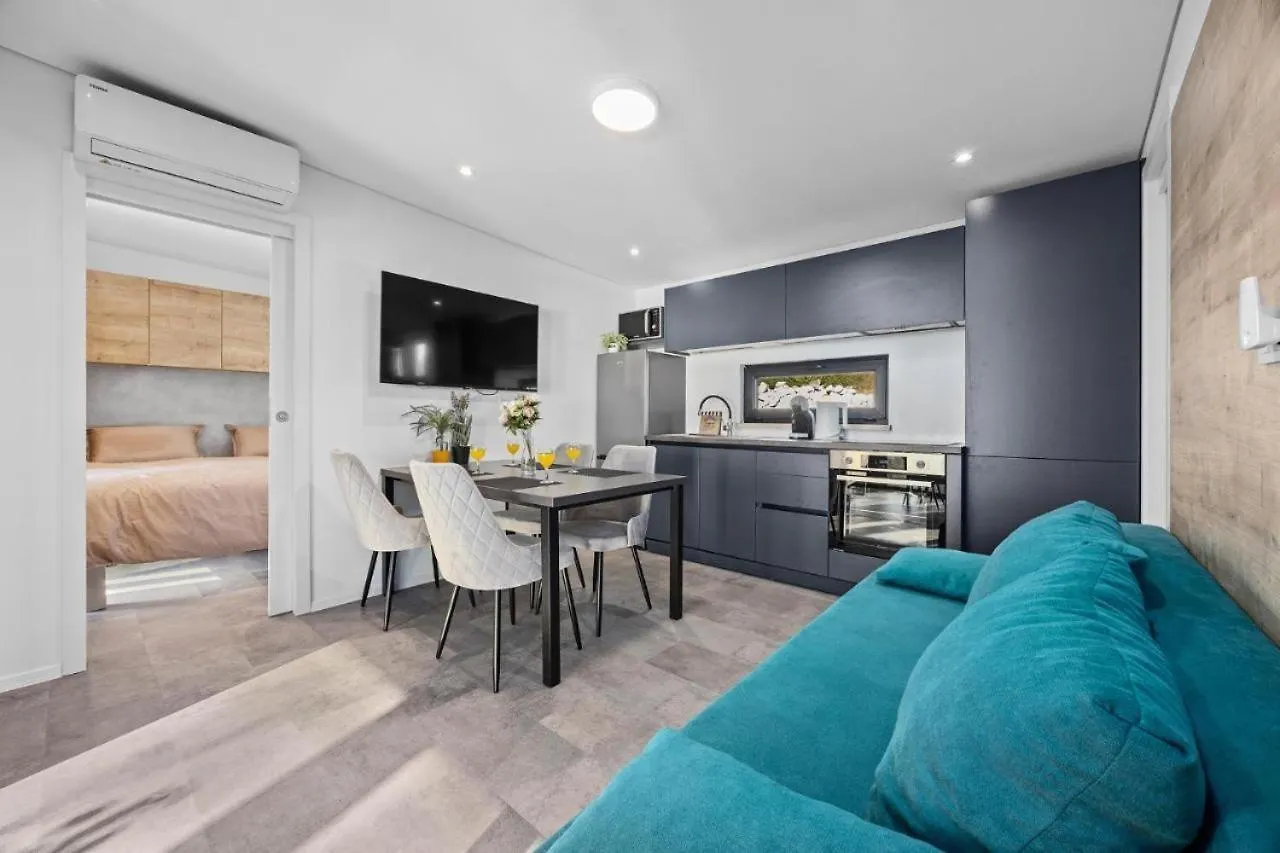 Kasthouse Yellow By Vellaris, Luxury Mobile Home Mali Lošinj