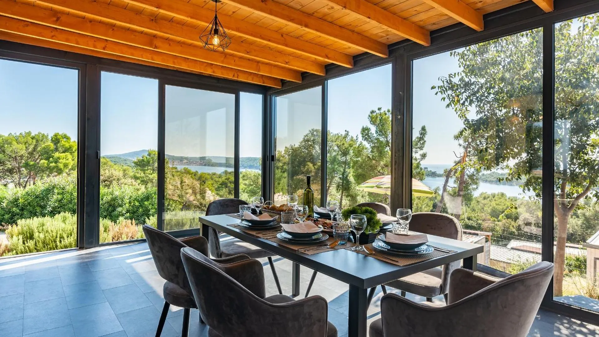 Kasthouse Yellow By Vellaris, Luxury Mobile Home Mali Lošinj Affittacamere
