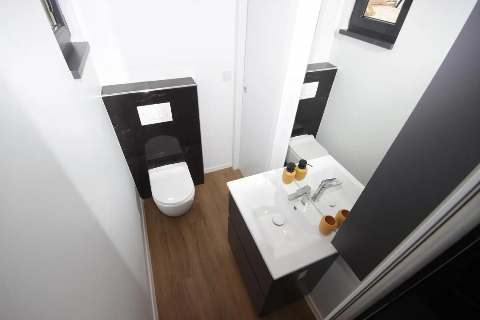 Kasthouse Yellow By Vellaris, Luxury Mobile Home Mali Losinj