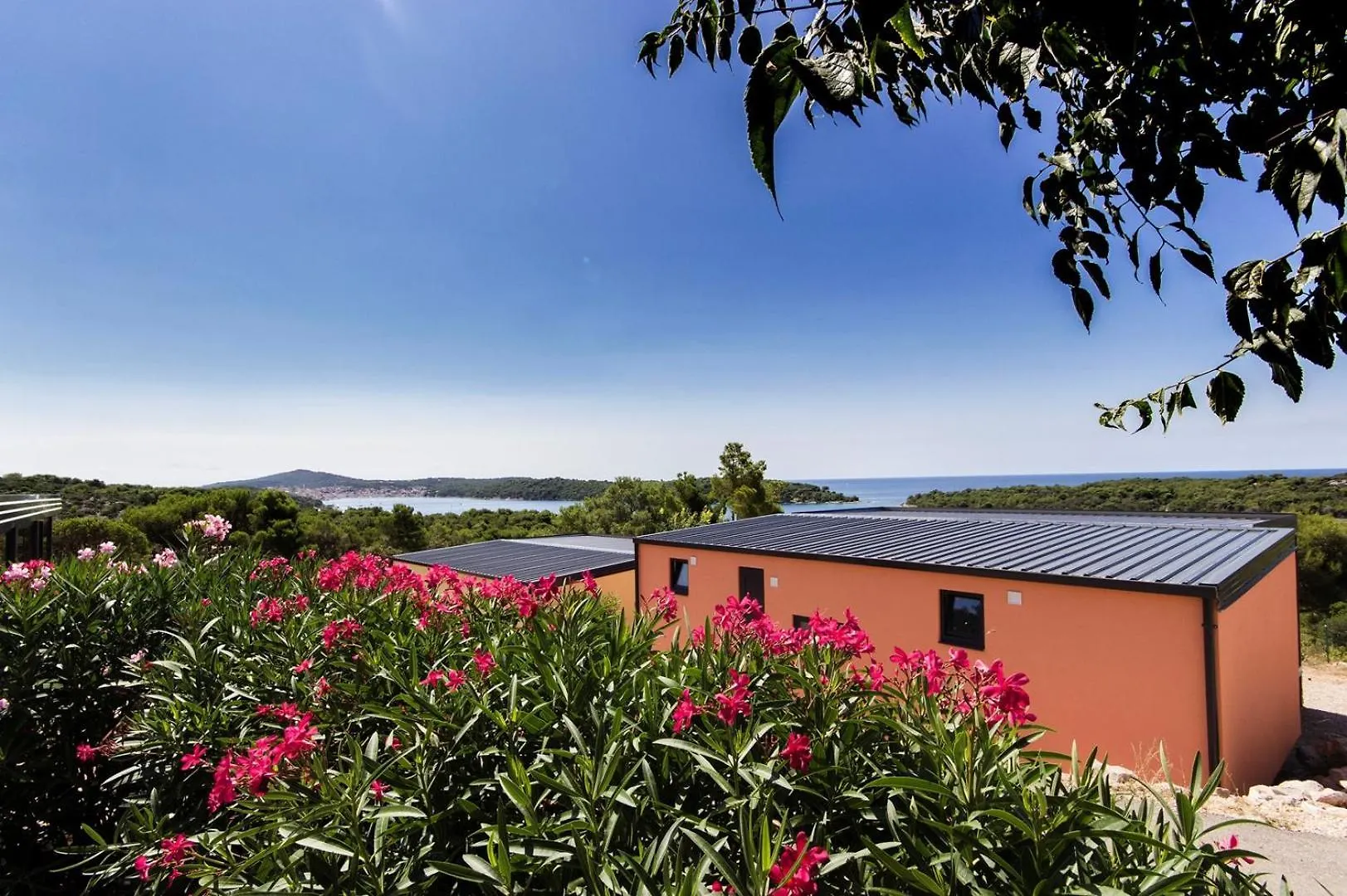 Kasthouse Yellow By Vellaris, Luxury Mobile Home Mali Losinj