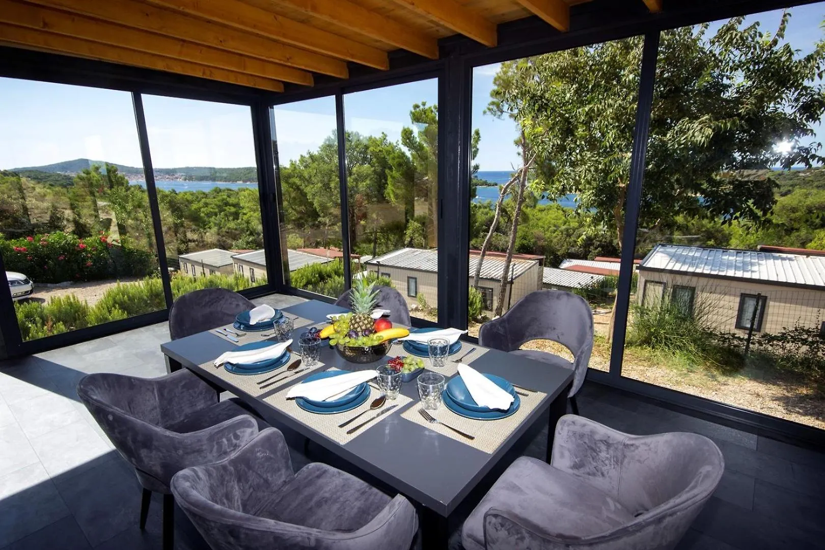 Kasthouse Yellow By Vellaris, Luxury Mobile Home Croatia
