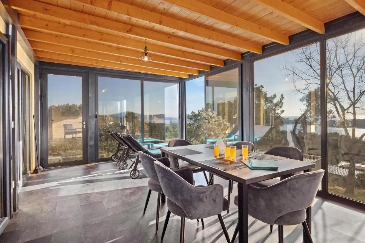 Kasthouse Yellow By Vellaris, Luxury Mobile Home Mali Losinj