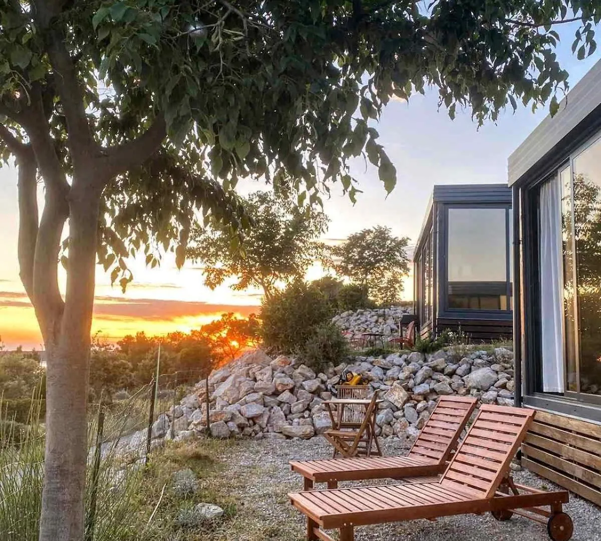 Kasthouse Yellow By Vellaris, Luxury Mobile Home Mali Losinj Guest house